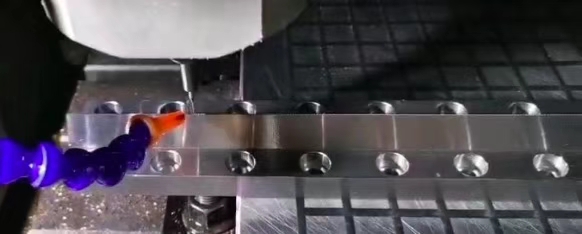 噴絲板精雕機(jī) 噴絲板精雕機(jī)